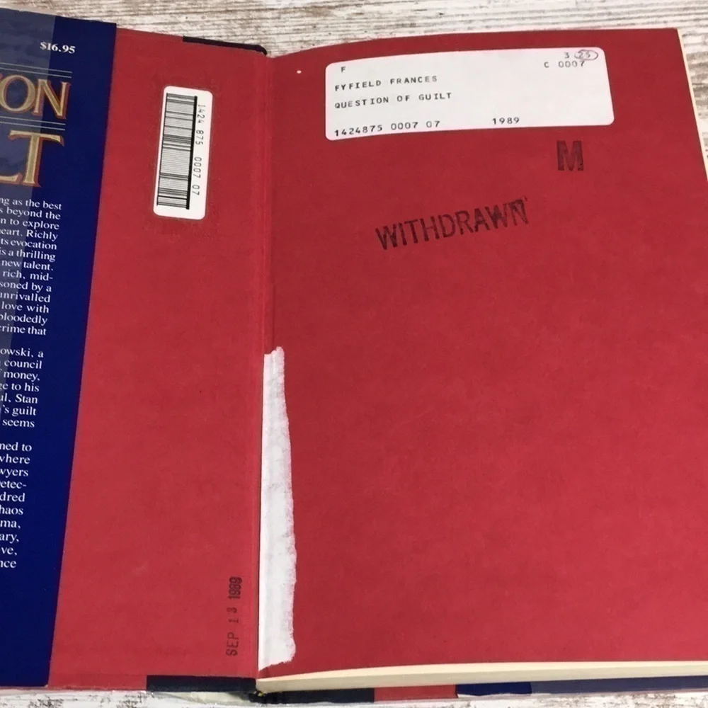 Simon & Schuster 🕵️‍♂️ british